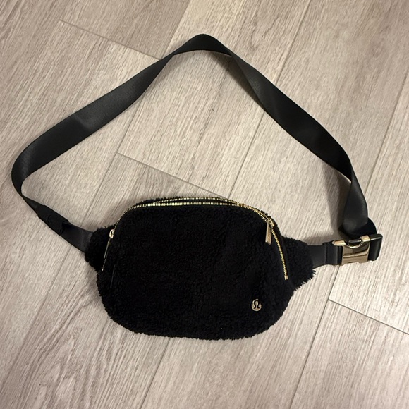 lululemon athletica Handbags - lululemon athletica Black Fleece Crossbody Bag